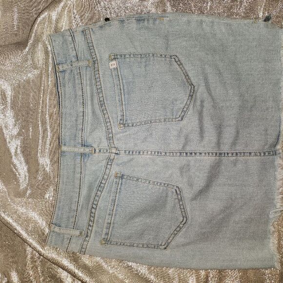 Melrose and Market Denim Skirt size 26. - Picture 2 of 5